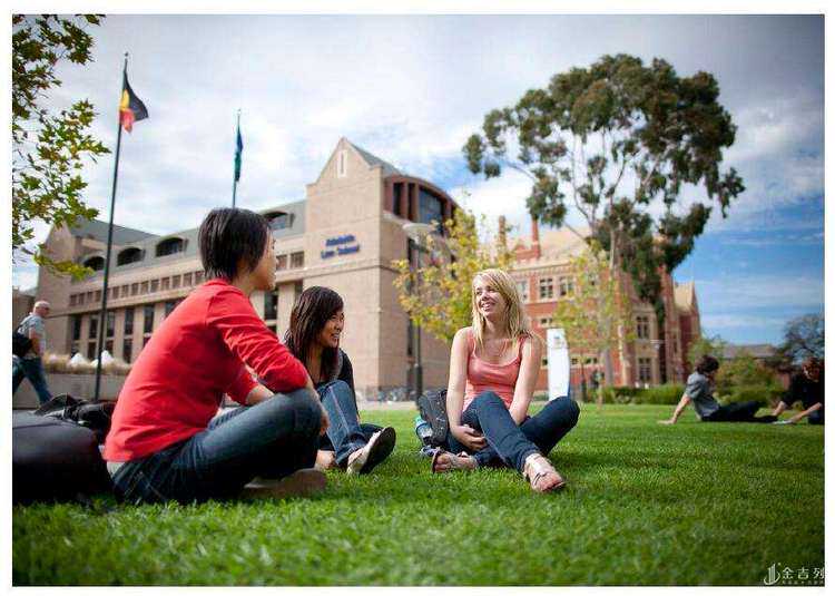 服役两年至少可以拿到23万元！大学生应征入伍还有这些奖励