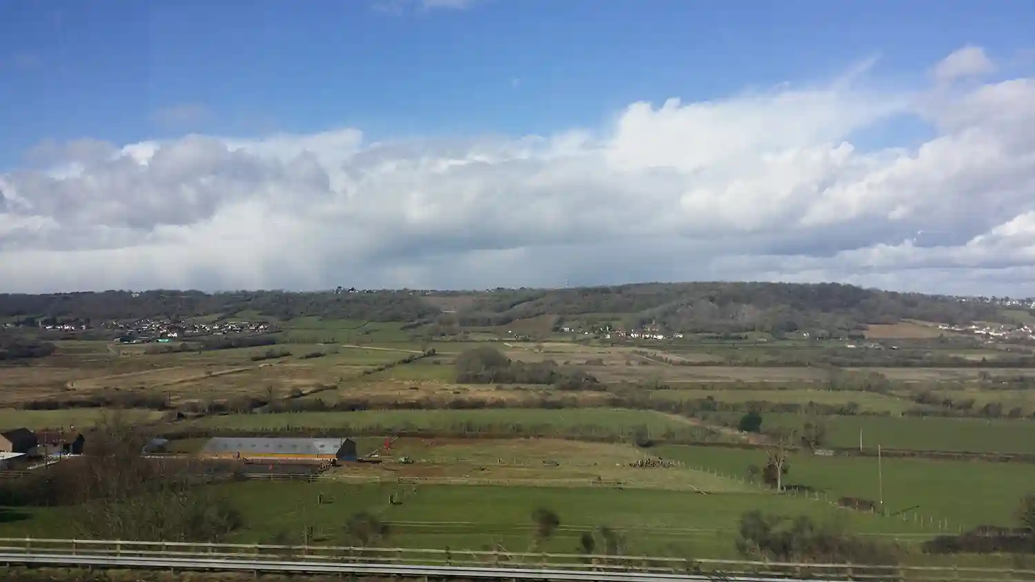 英国读书4种标配住宿，灶台冰箱一应俱全，住四人间得我都酸了