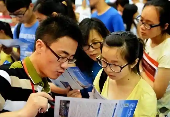 “烧钱”的4个大学专业，普通家庭退避三舍，毕业后是香饽饽