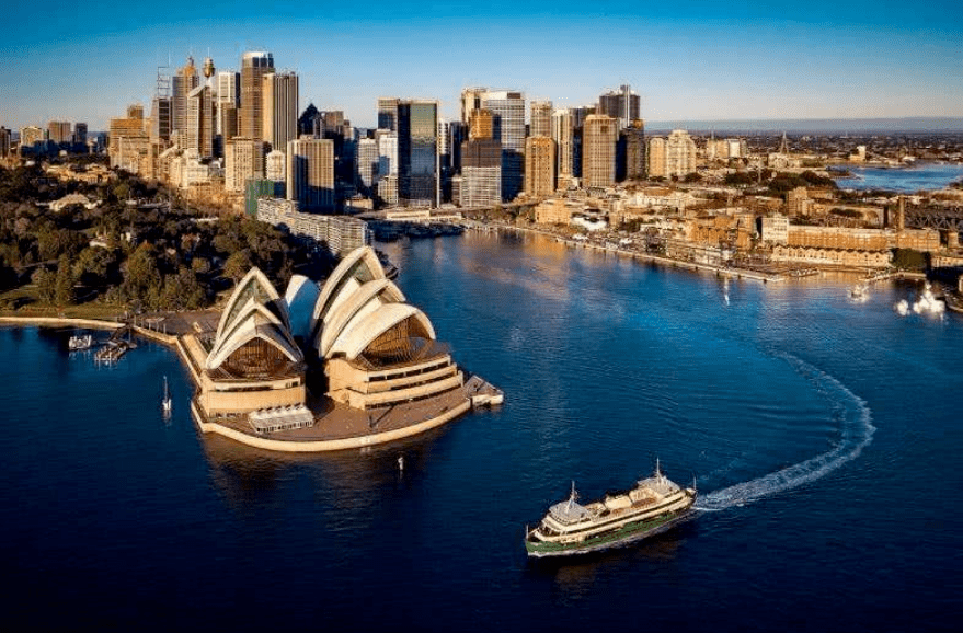 留学生志愿者成国际伤残军人运动会上最美中国脸